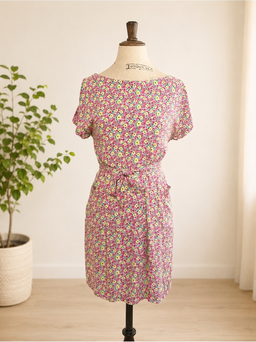 Lilly Pulitzer Belted Floral Dress – Size XS – Pink & Green